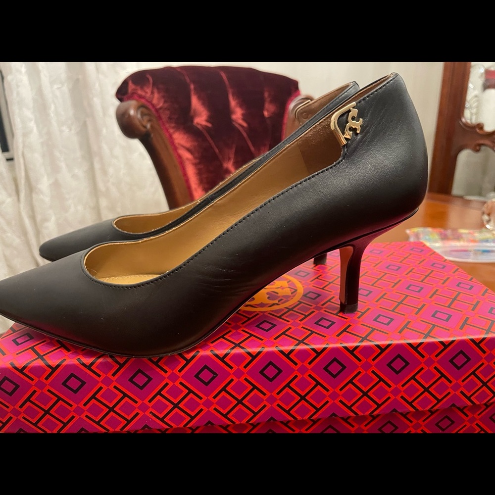 Tory Burch Elizabeth pumps 2” heel brand new